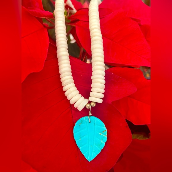 Native American Shell Disc and Turquoise Necklace - Picture 3 of 16